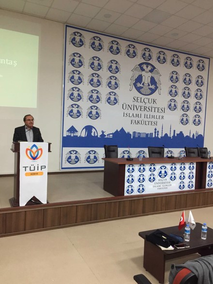 "Sahneden Secdeye Yolculuk" konulu konferans gerçekleştirildi.